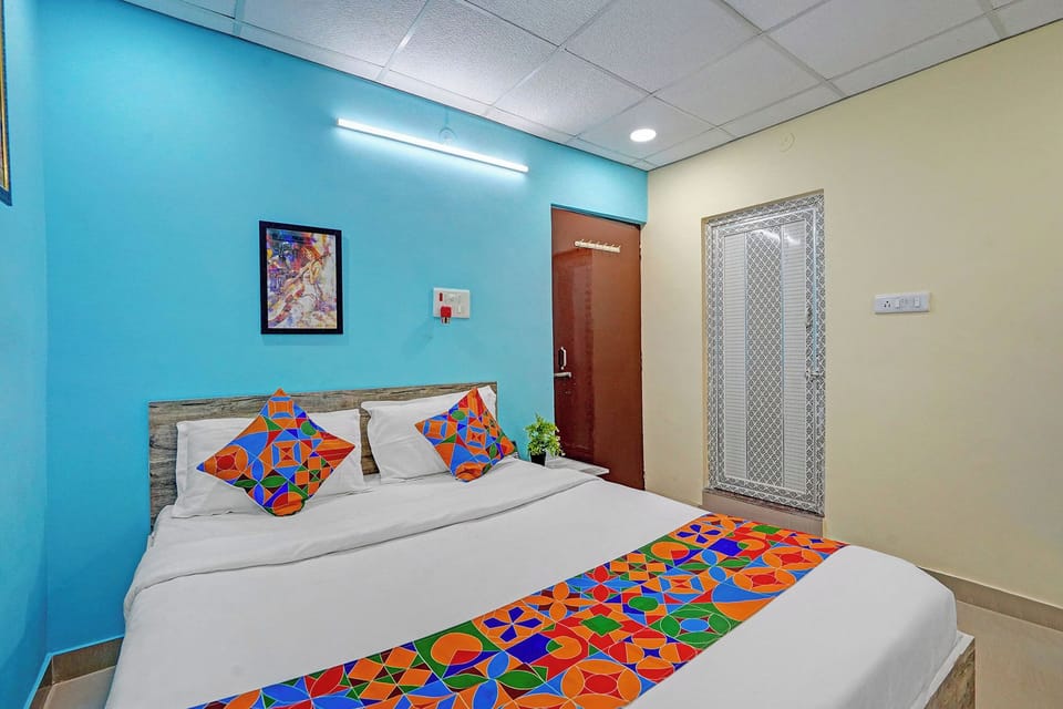 Egyptian cotton sheets, premium bedding, in-room safe, WiFi (free)
