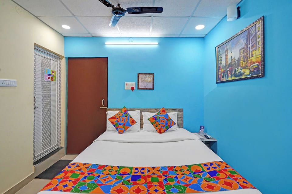 Deluxe Room | Egyptian cotton sheets, premium bedding, in-room safe, WiFi (free)