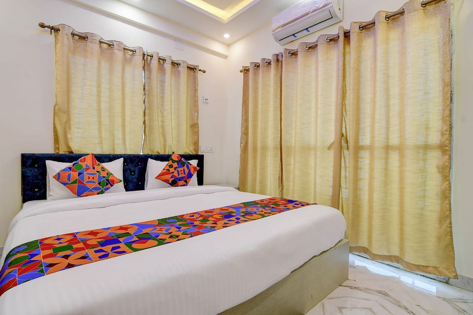 Egyptian cotton sheets, premium bedding, in-room safe, free WiFi
