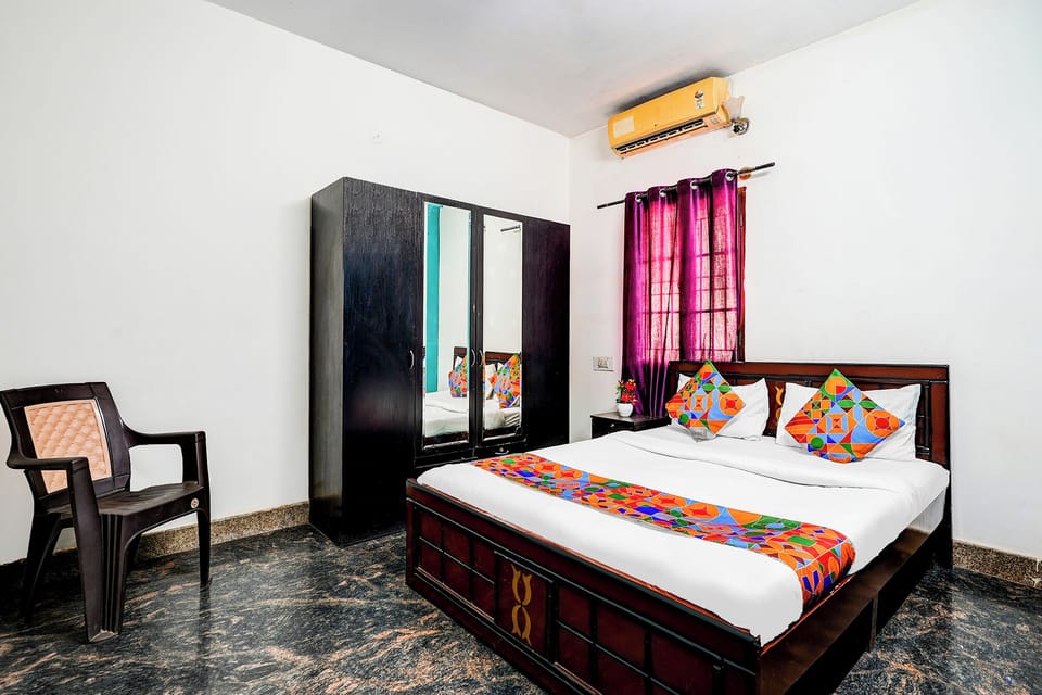 Egyptian cotton sheets, premium bedding, in-room safe, free WiFi