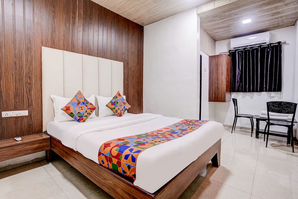 Deluxe Room | Egyptian cotton sheets, premium bedding, in-room safe, free WiFi