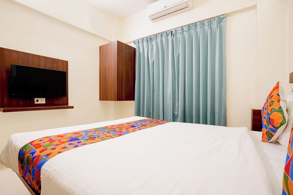 Egyptian cotton sheets, premium bedding, in-room safe, free WiFi