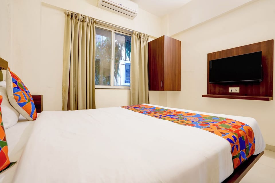Deluxe Room | Egyptian cotton sheets, premium bedding, in-room safe, free WiFi