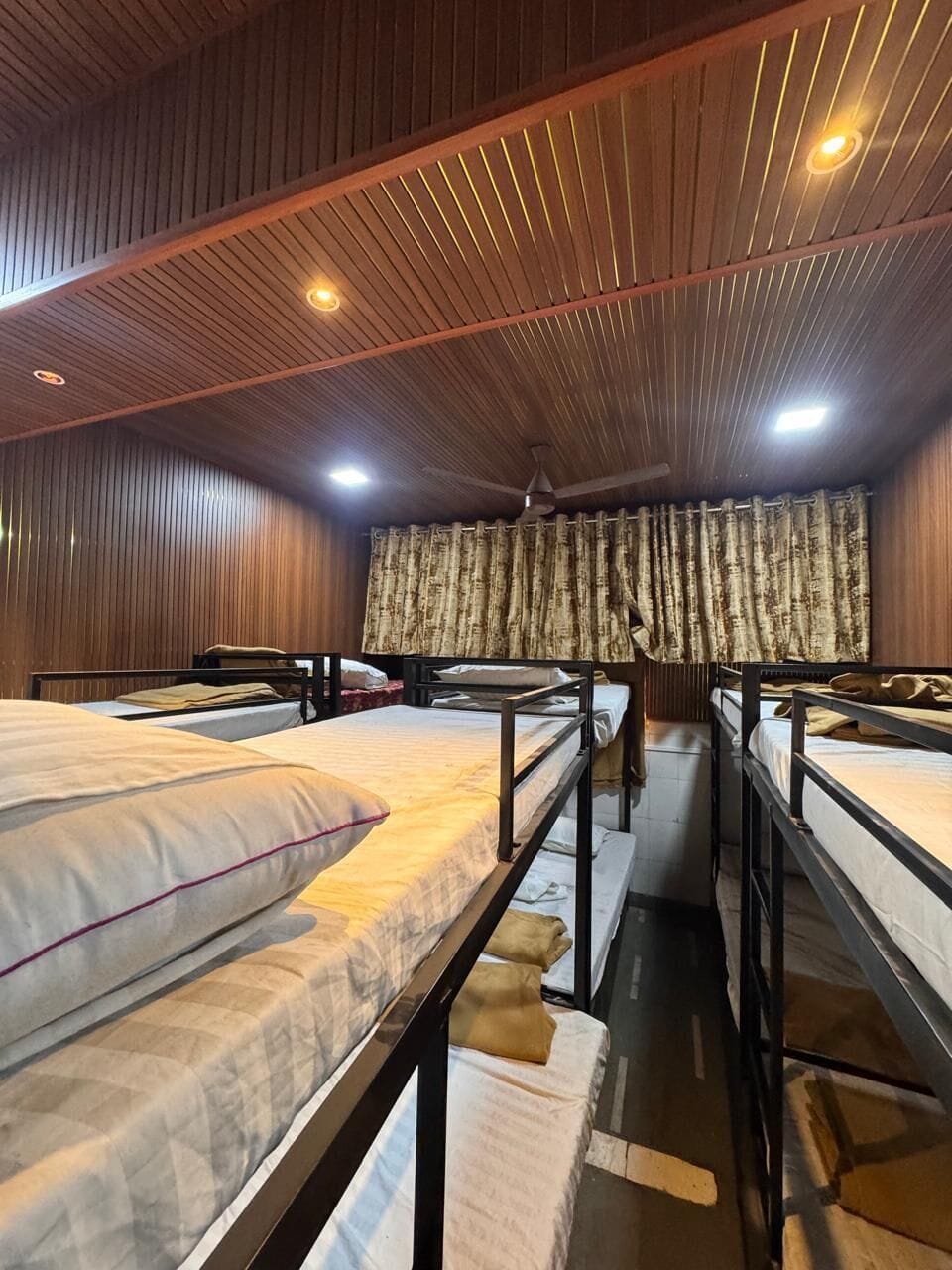 Basic Shared Dormitory | WiFi (free)