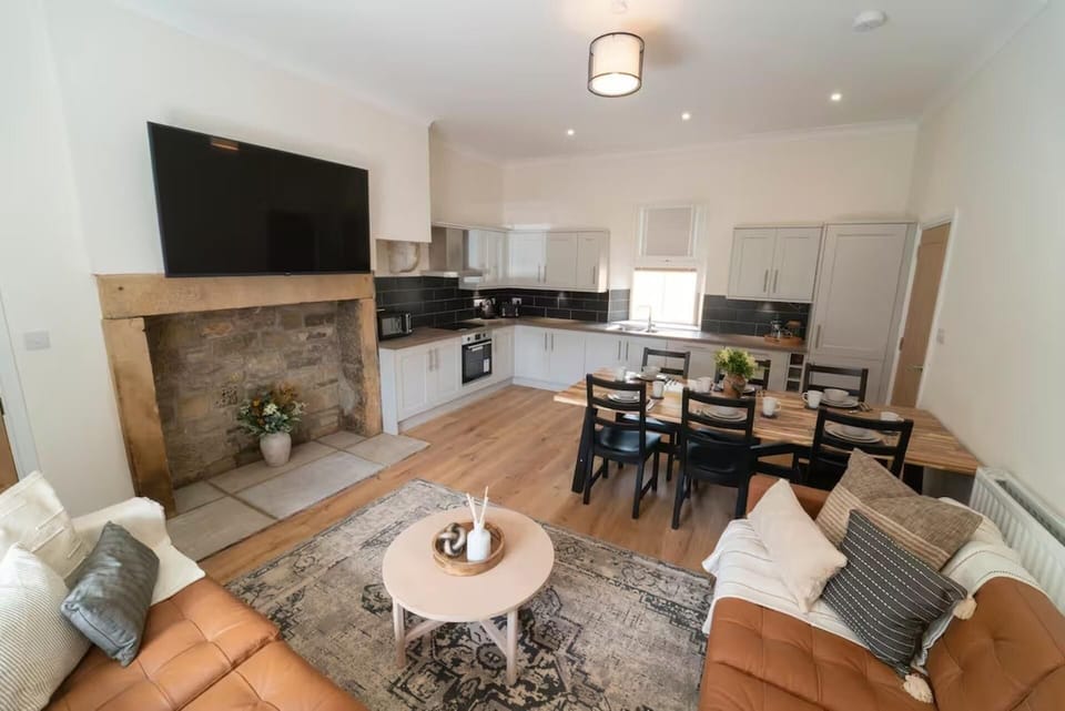 Flat-screen TV, fireplace
