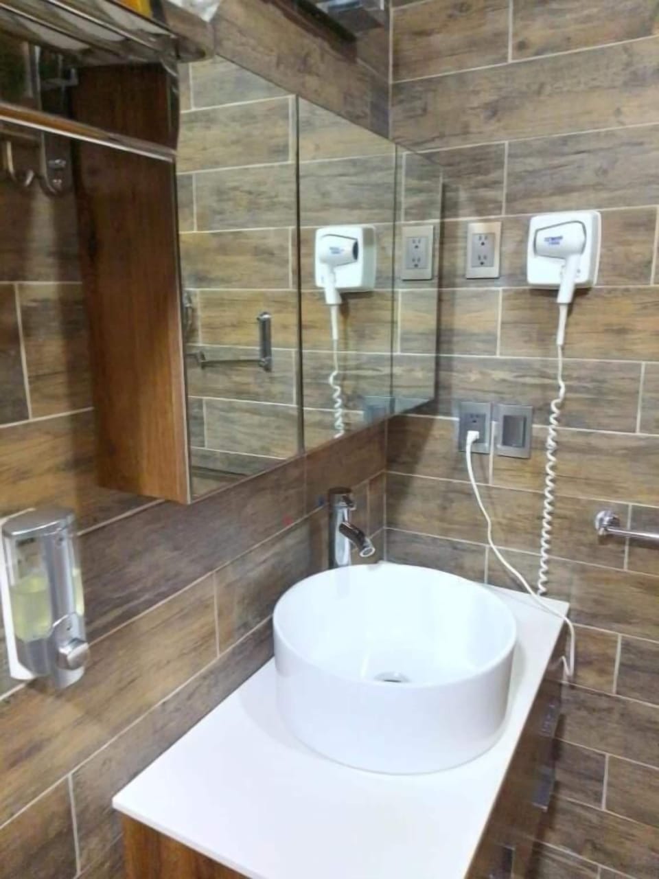 Elite Room, Garden View | Bathroom | Shower, hair dryer, towels, soap