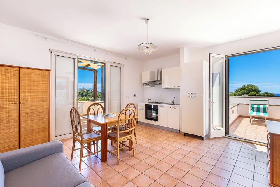 Superior Apartment, Sea View | Interior