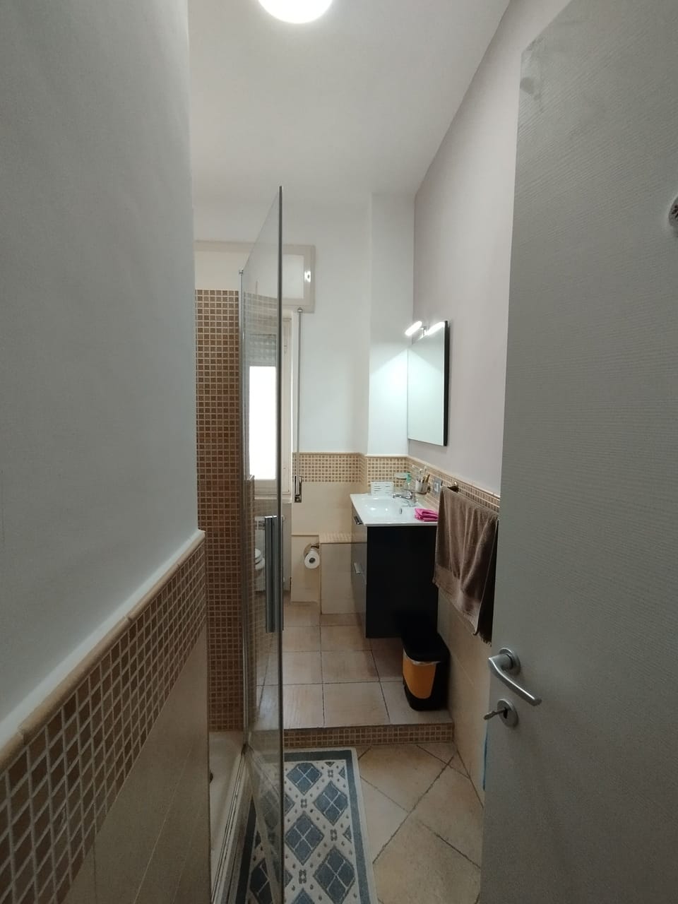 Superior Double or Twin Room, Sea View | Bathroom | Shower, soap, toilet paper
