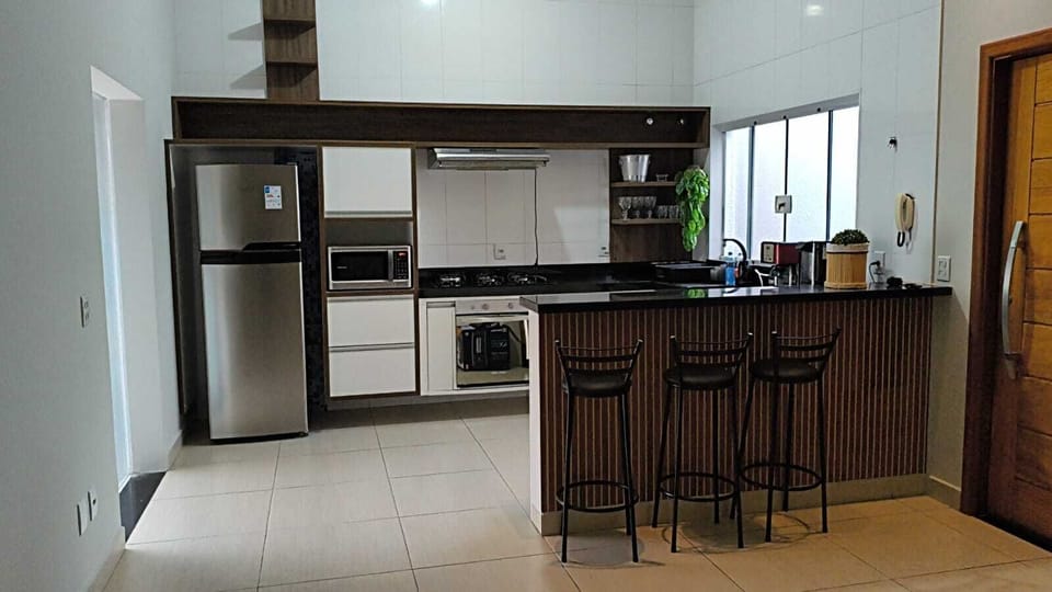 Microwave, oven, stovetop, cookware/dishes/utensils