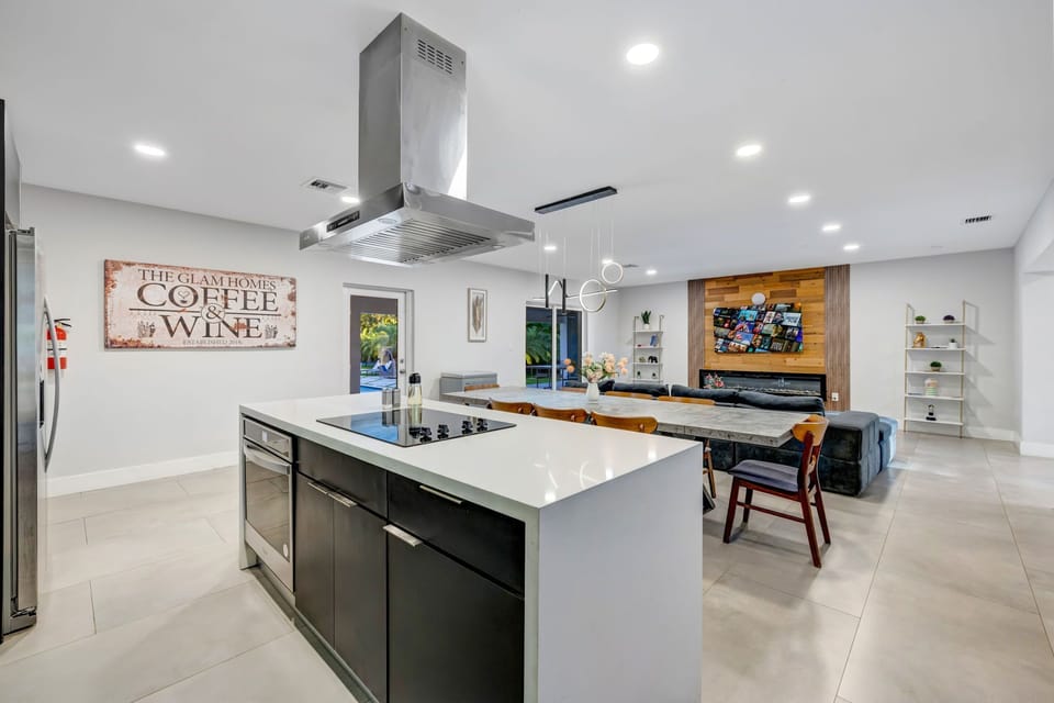 Deluxe Villa, Patio, Garden View | Private kitchen | Toaster