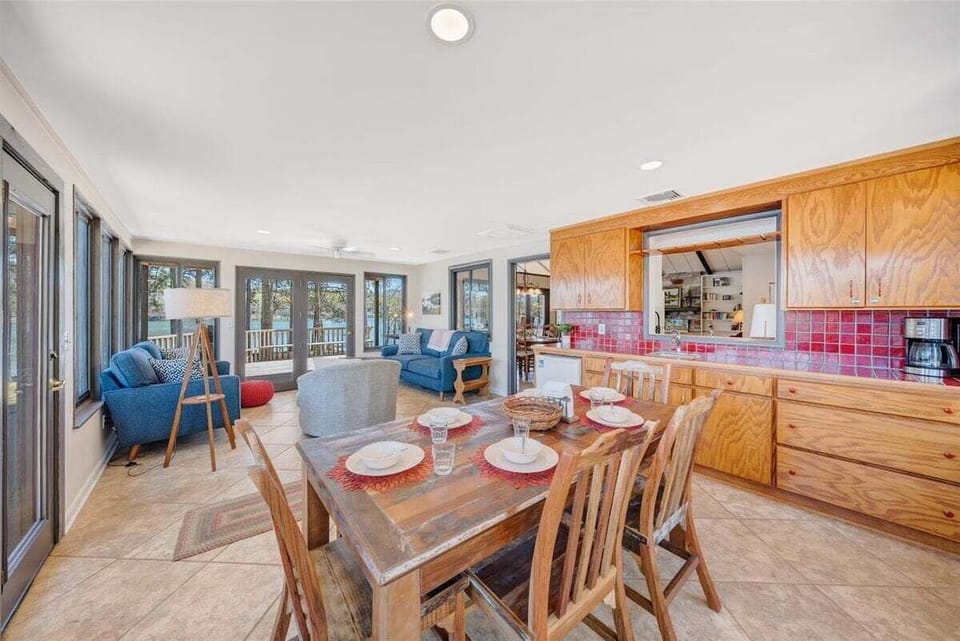 House, Multiple Beds, Patio (LAKE Harmony) | Interior