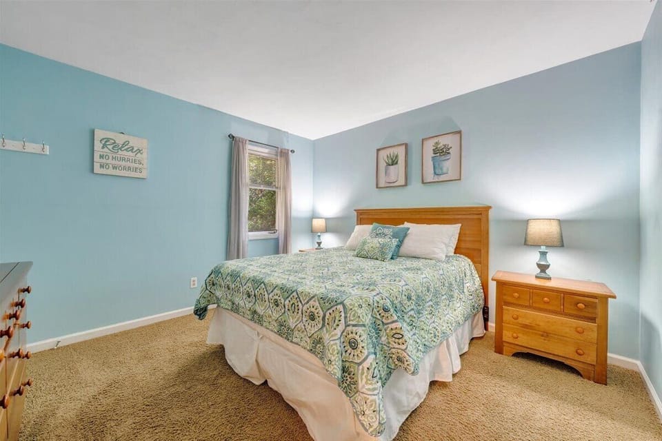 Reel Relaxed - Lakefront w/ Private Dock! House in Smith Mountain Lake
