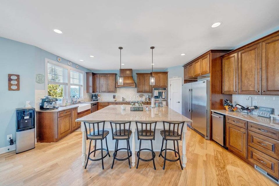 House, Multiple Beds, Patio (Serenity Shores) | Private kitchen