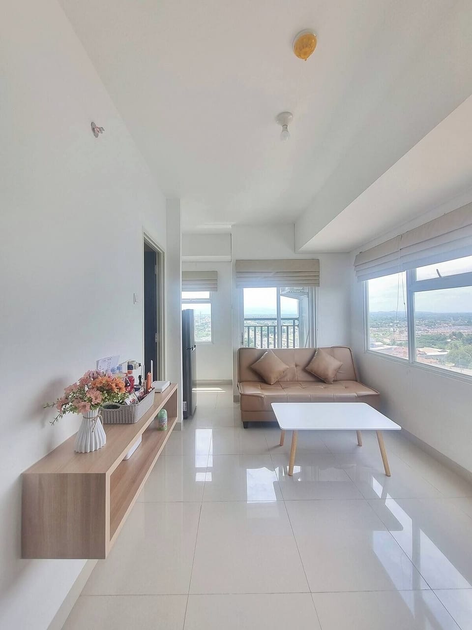 Deluxe Studio, City View | Living area