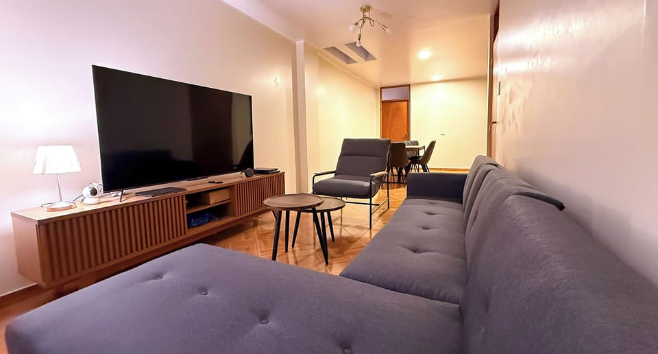 Deluxe Studio Suite, 1 Bedroom, Private Bathroom, Resort View | Living area | 45-inch flat-screen TV with digital channels, pay movies