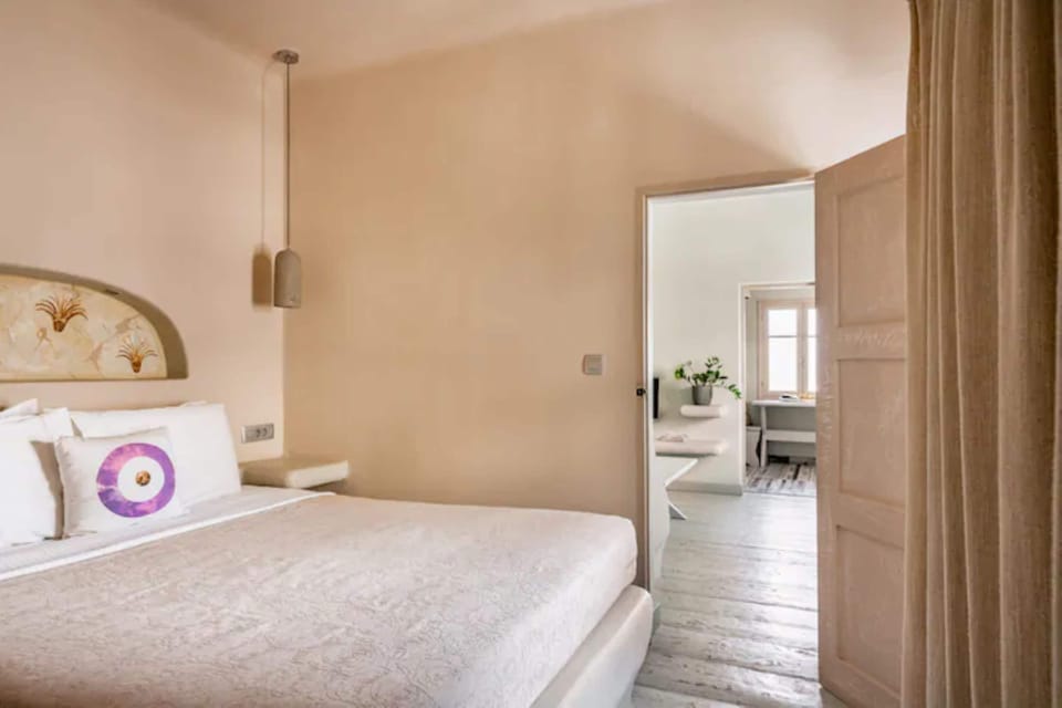 Deluxe Villa, 1 Bedroom, Jetted Tub, Sea View | Individually decorated, individually furnished, desk, blackout drapes