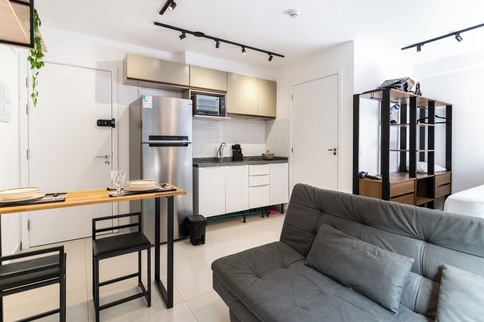 Studio | Living area | Flat-screen TV