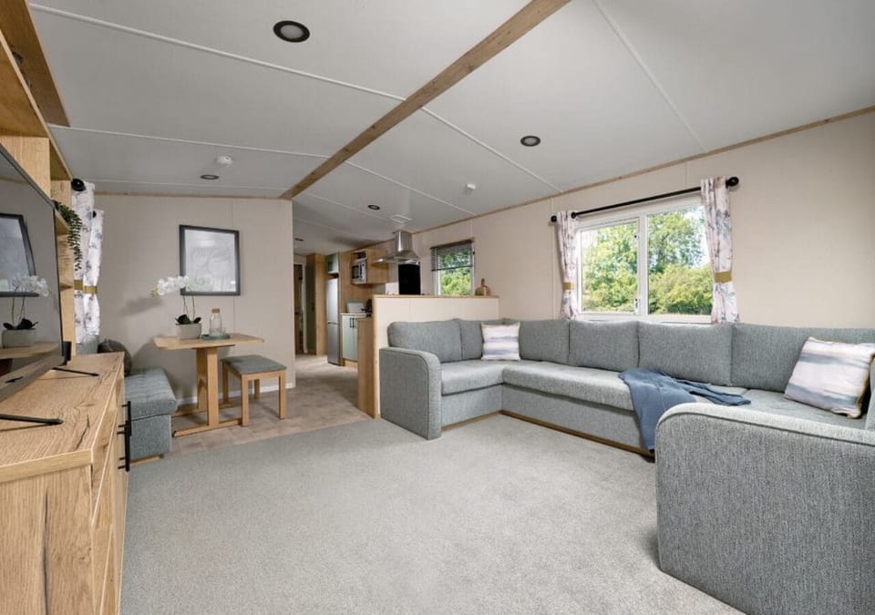 Chalet, 3 Bedrooms | Living area