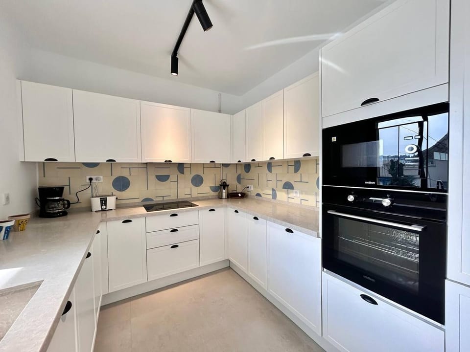 Apartment, 2 Bedrooms, Smoking, Balcony | Interior