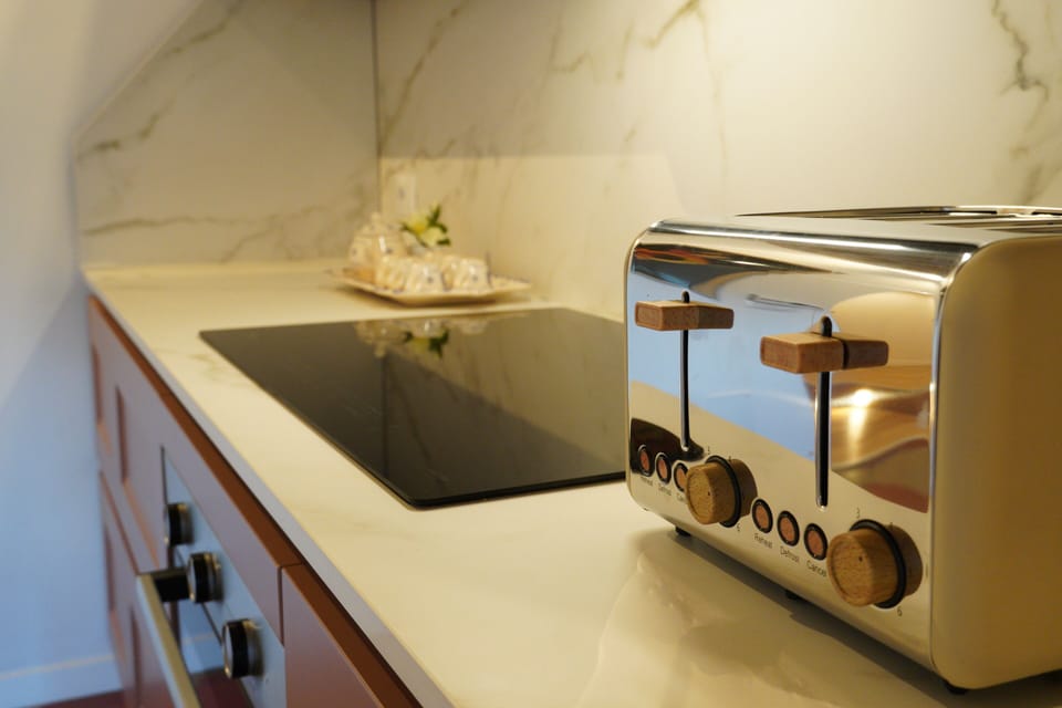 Electric kettle, toaster