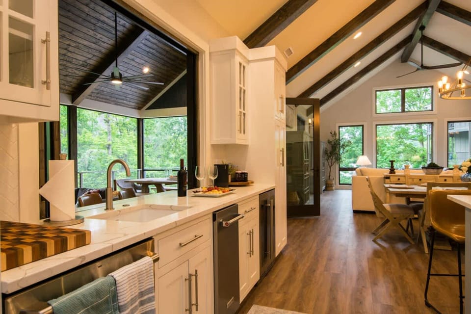 House | 5 bedrooms, high-speed internet