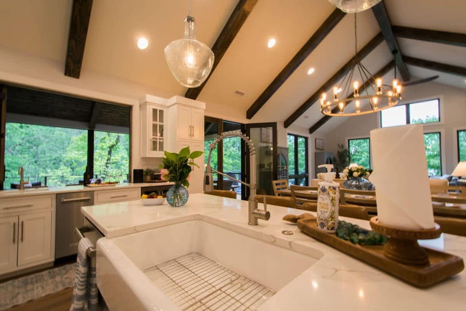 House | 5 bedrooms, high-speed internet