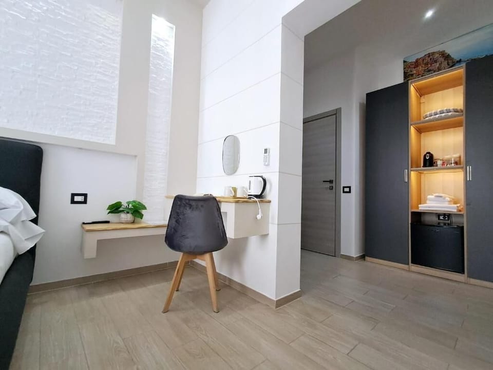 Double Room, Balcony, City View | Interior
