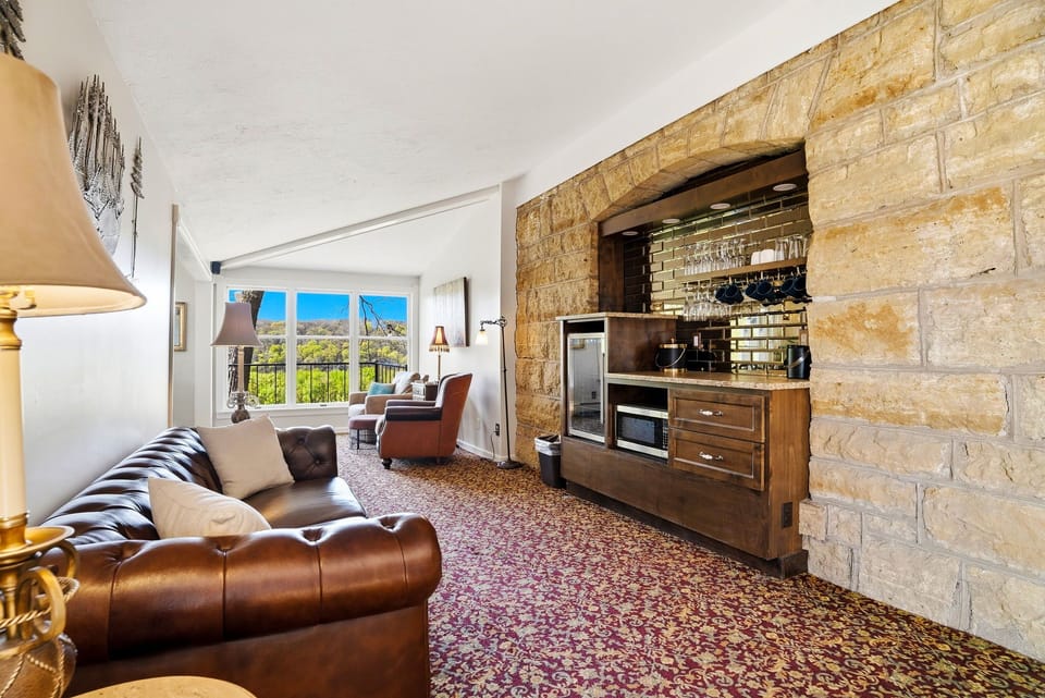 Studio (Multiple Bedrooms) | Property amenity