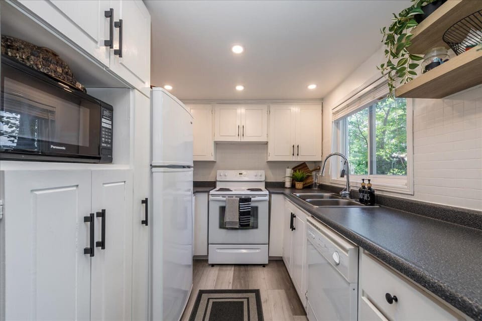 Casa Albanese on Farlain Lake | Private kitchen