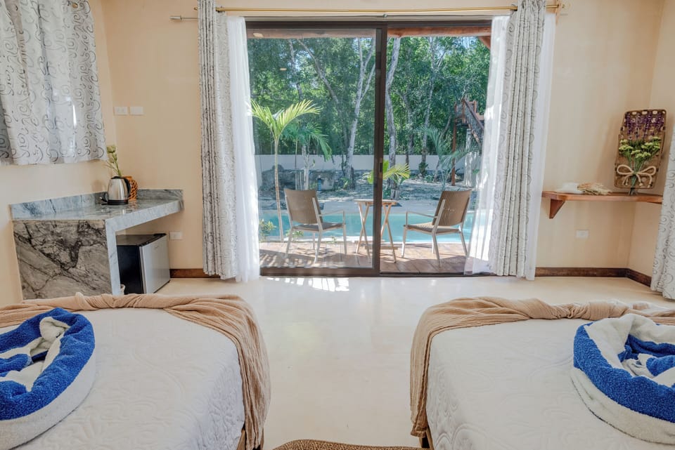 Comfort Twin Room | Egyptian cotton sheets, premium bedding, pillowtop beds, minibar
