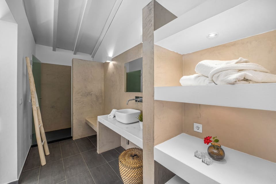 Deluxe Double Room, 1 Queen Bed, Pool View | Bathroom | Shower, hydromassage showerhead, free toiletries, hair dryer