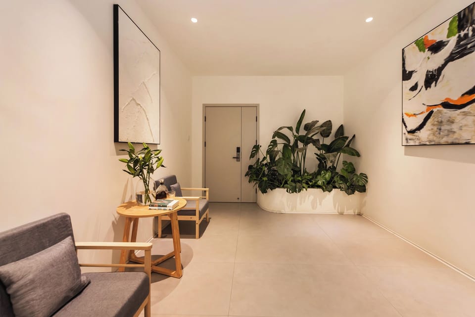 Signature Twin Room, Hill View | Desk, laptop workspace, blackout drapes, iron/ironing board (on request)