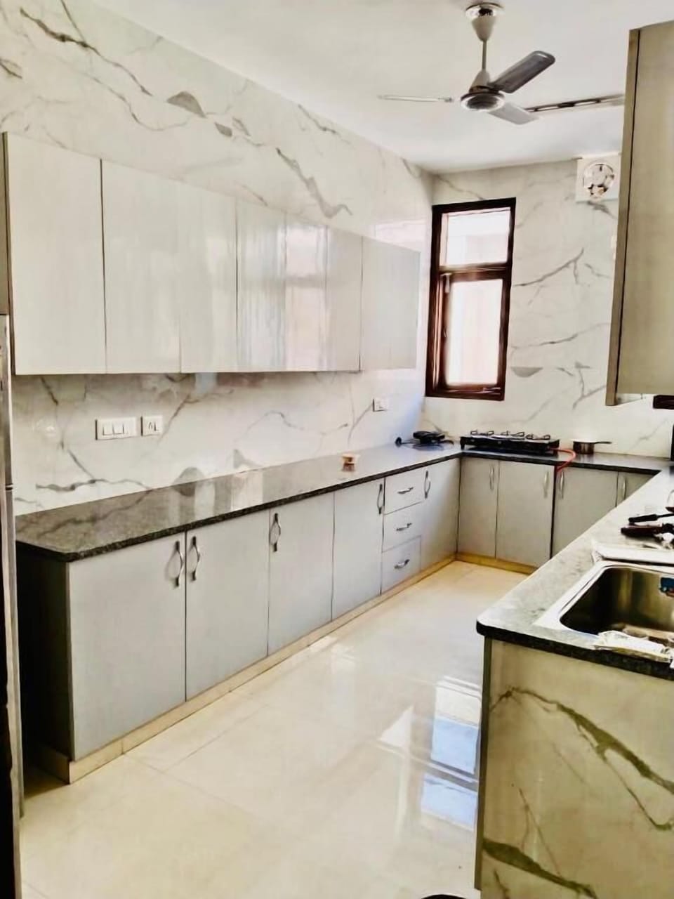 Apartment, City View | Private kitchen | Dining tables