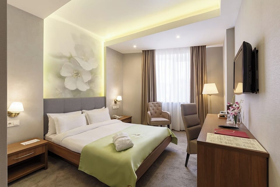 Standard Double Room | In-room safe, desk, iron/ironing board, free WiFi