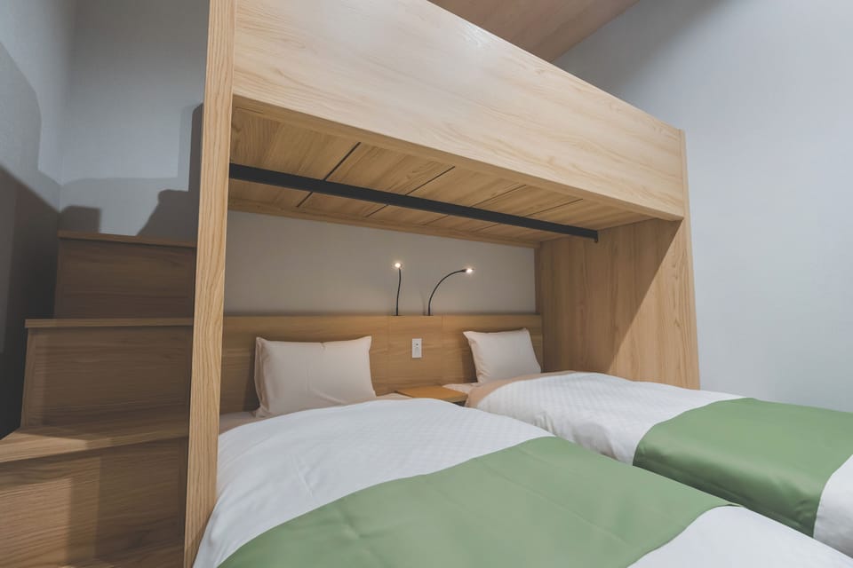 Triple Room, Non Smoking, Private Bathroom | Desk, free WiFi