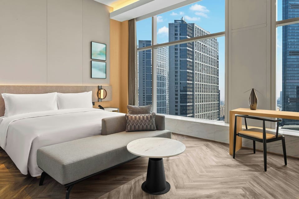Suite, 1 King Bed, City View