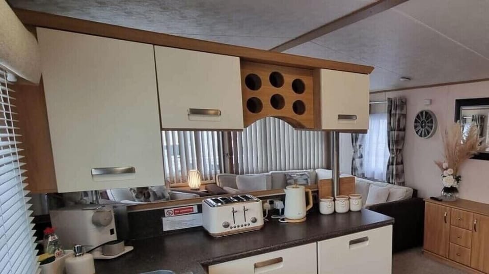 Cookware/dishes/utensils