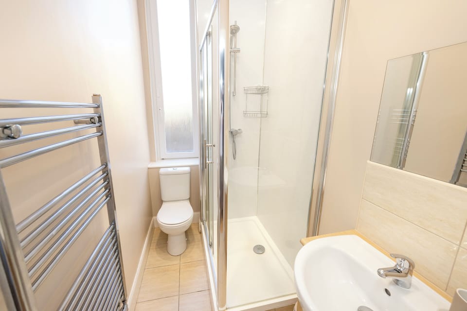 Elegant 2-Bed Flat with Edinburgh Charm Apartment in Edinburgh