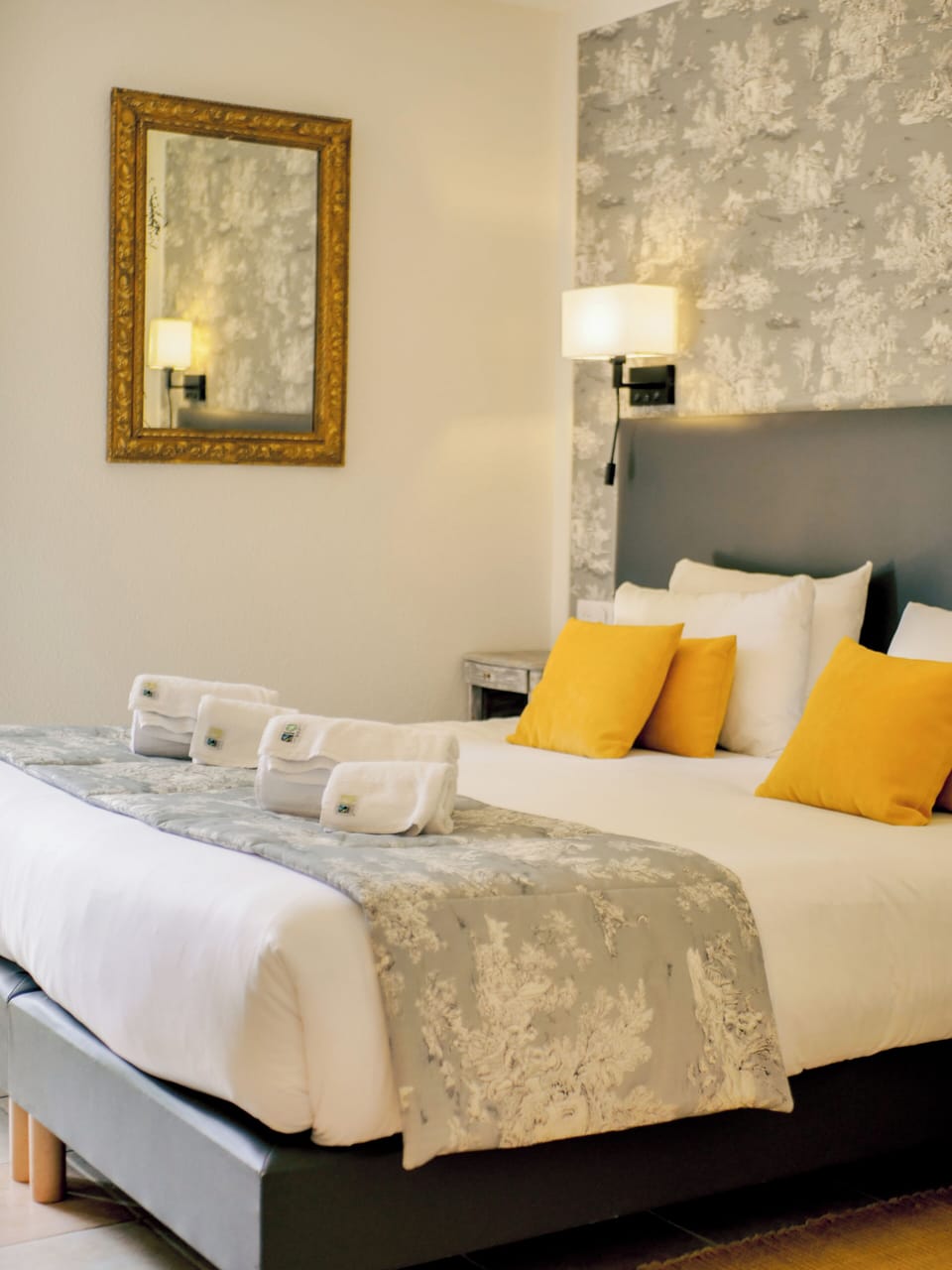 Premium Double Room | In-room safe, desk, soundproofing, iron/ironing board