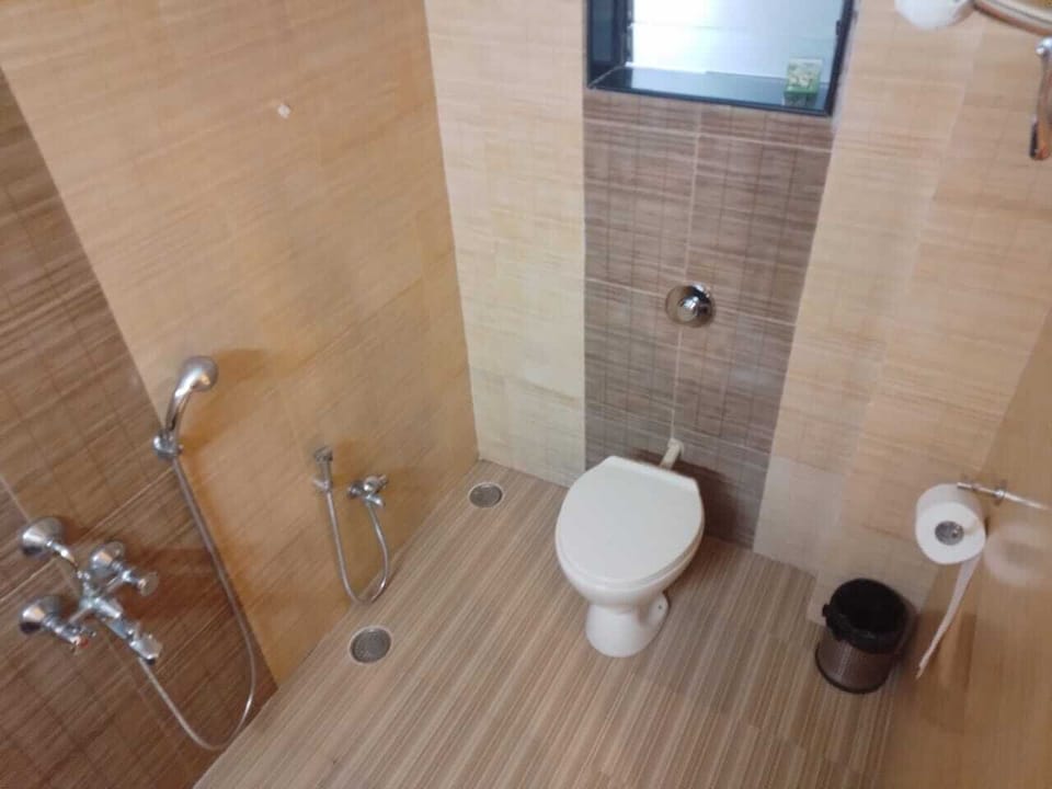 Deluxe Double Room | Bathroom
