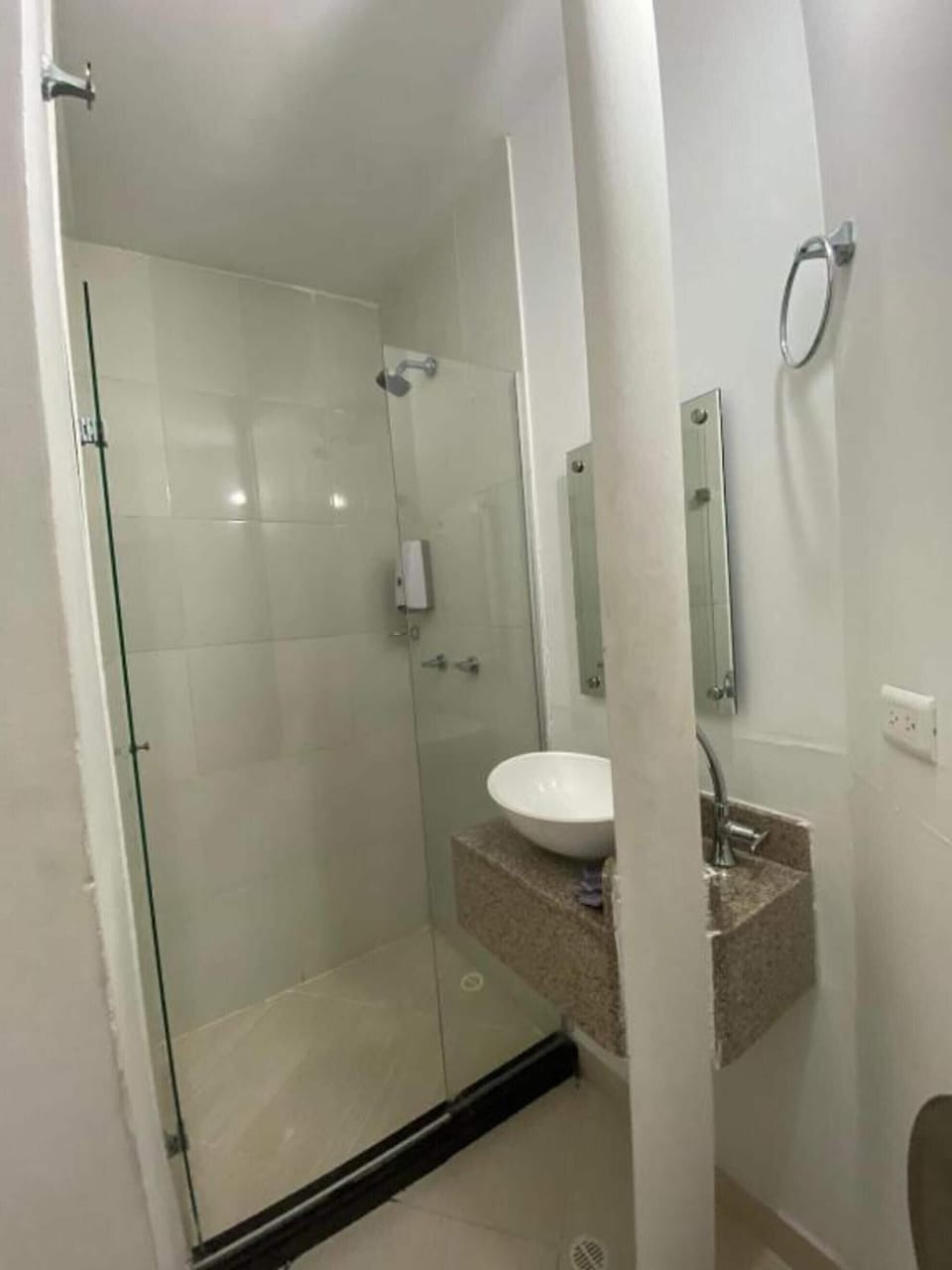 Family Room | Bathroom | Towels, soap, toilet paper