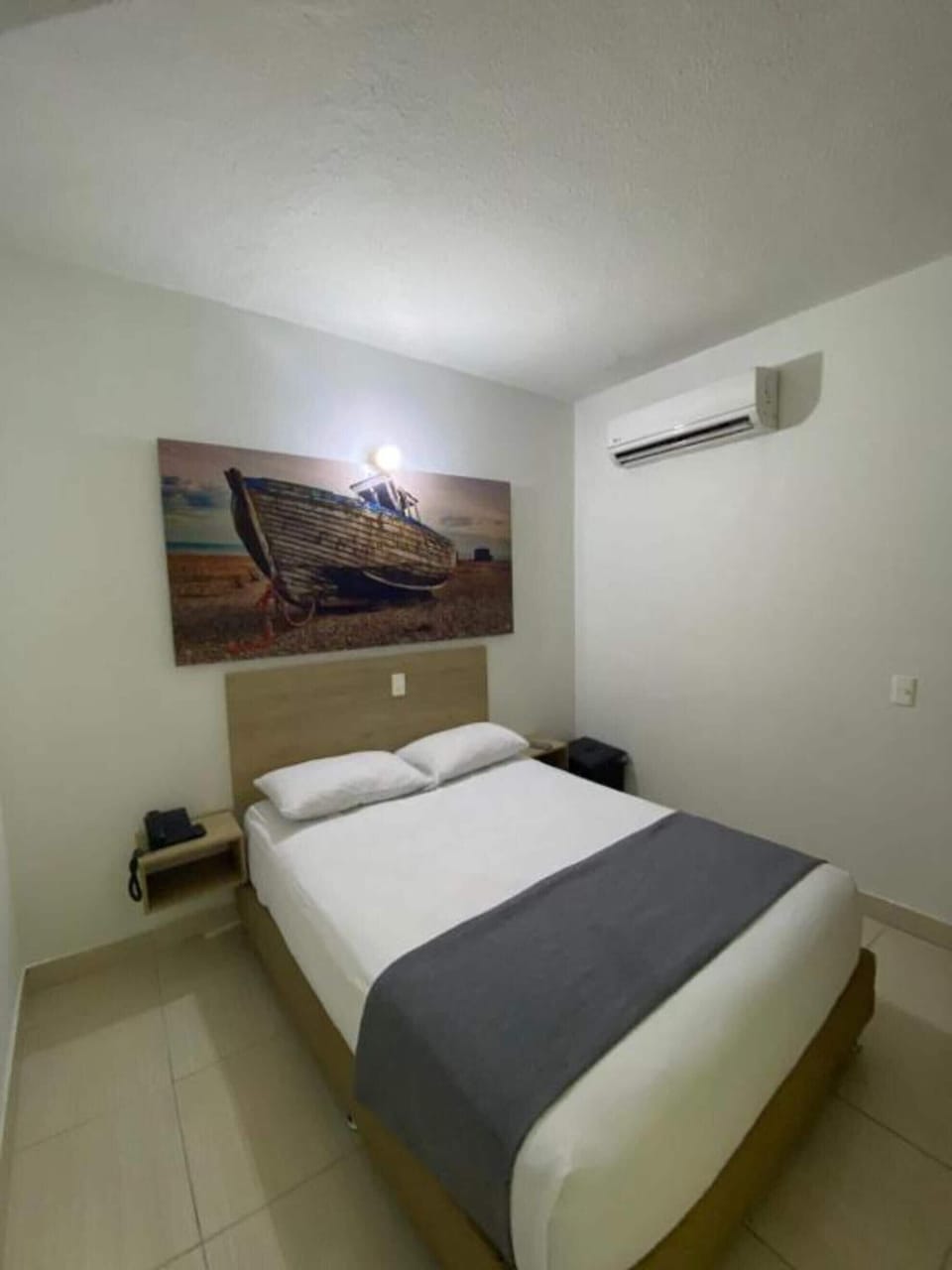 Basic Double Room | Free WiFi, bed sheets