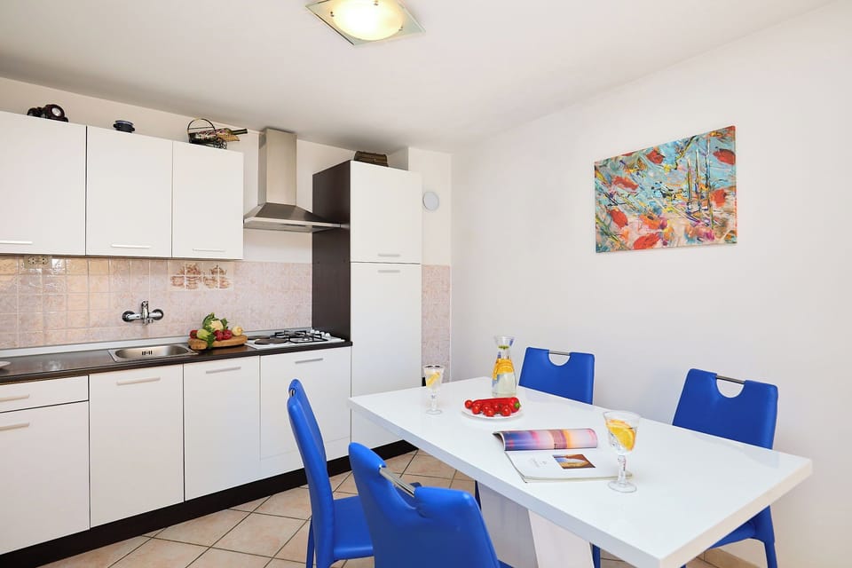 Villa (3 Bedrooms) | In-room dining
