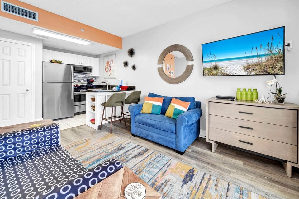 Condo, 1 King Bed with Sofa bed (Majestic Beach Towers 1-1209) | Living area