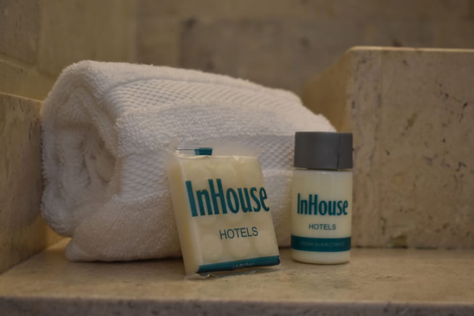Standard Room | Bathroom amenities | Shower, hair dryer, towels, soap