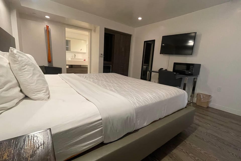Deluxe Room, 1 King Bed, Non Smoking