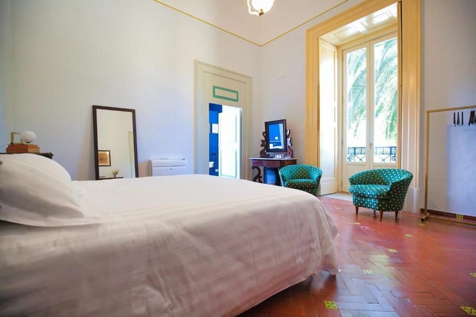 Deluxe Double Room, Courtyard View | Minibar (free items), WiFi (free)