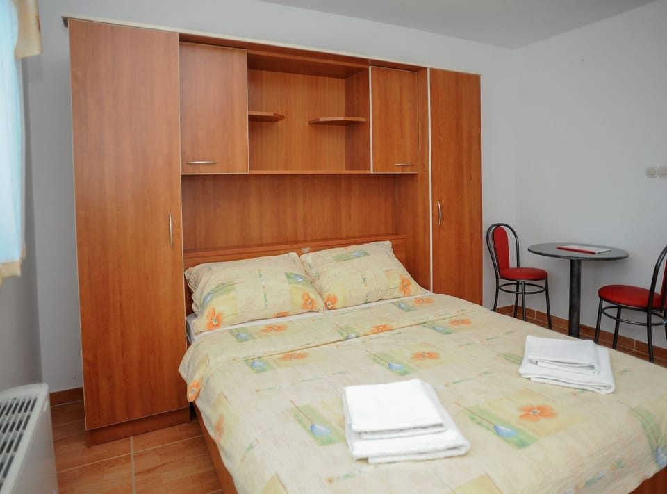 Studio (Classic Studio Apartment with Sea Vie)