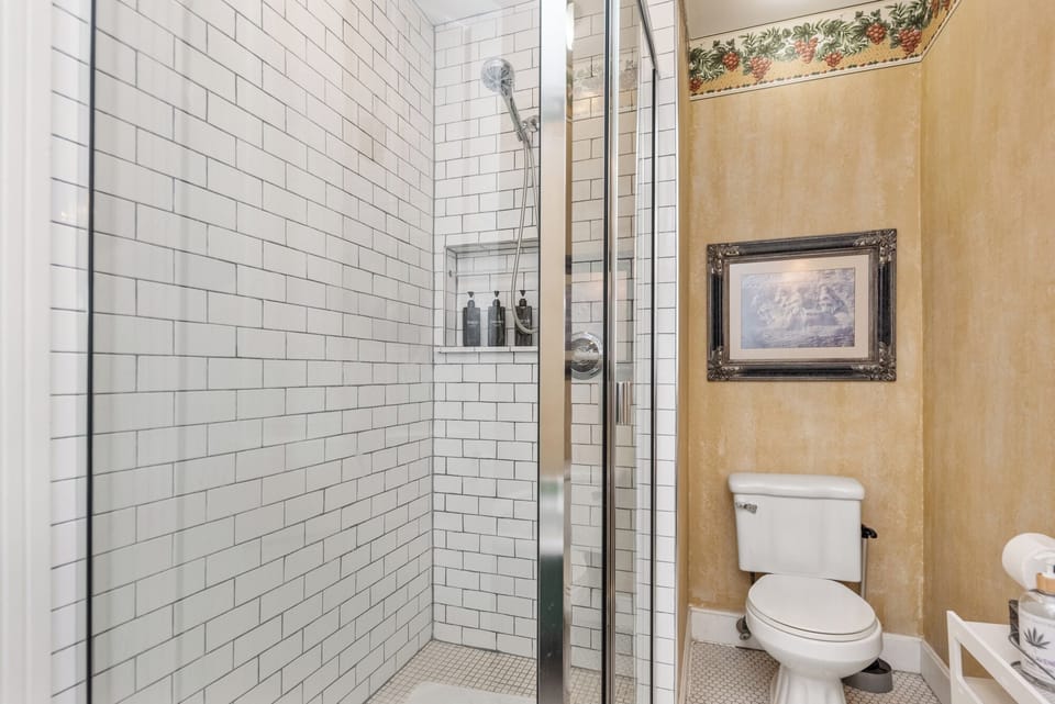 Comfort Suite, City View | Bathroom