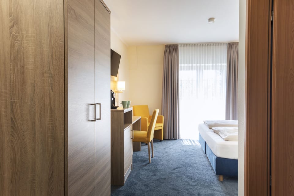 Comfort Double Room | Hypo-allergenic bedding, desk, laptop workspace, blackout drapes
